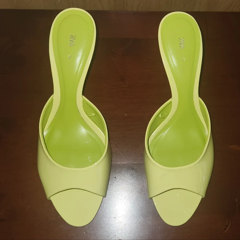 Stylish Lime Green Women's Zara Kitten Mules Size EU 40/ US 9 - 9.5 - Picture 2 of 10